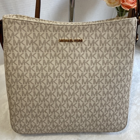 🔺🔻Michael Kors Jet Set Travel Large Logo Messenger🔺🔻 - Picture 3 of 17